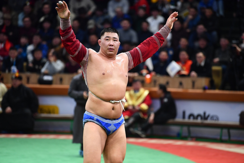 Мобиком группийн 30 жилийн ойд зориулсан чансаа өндөр 128 бөхийн барилдаанд улсын аварга О.Хангай түрүүлэв